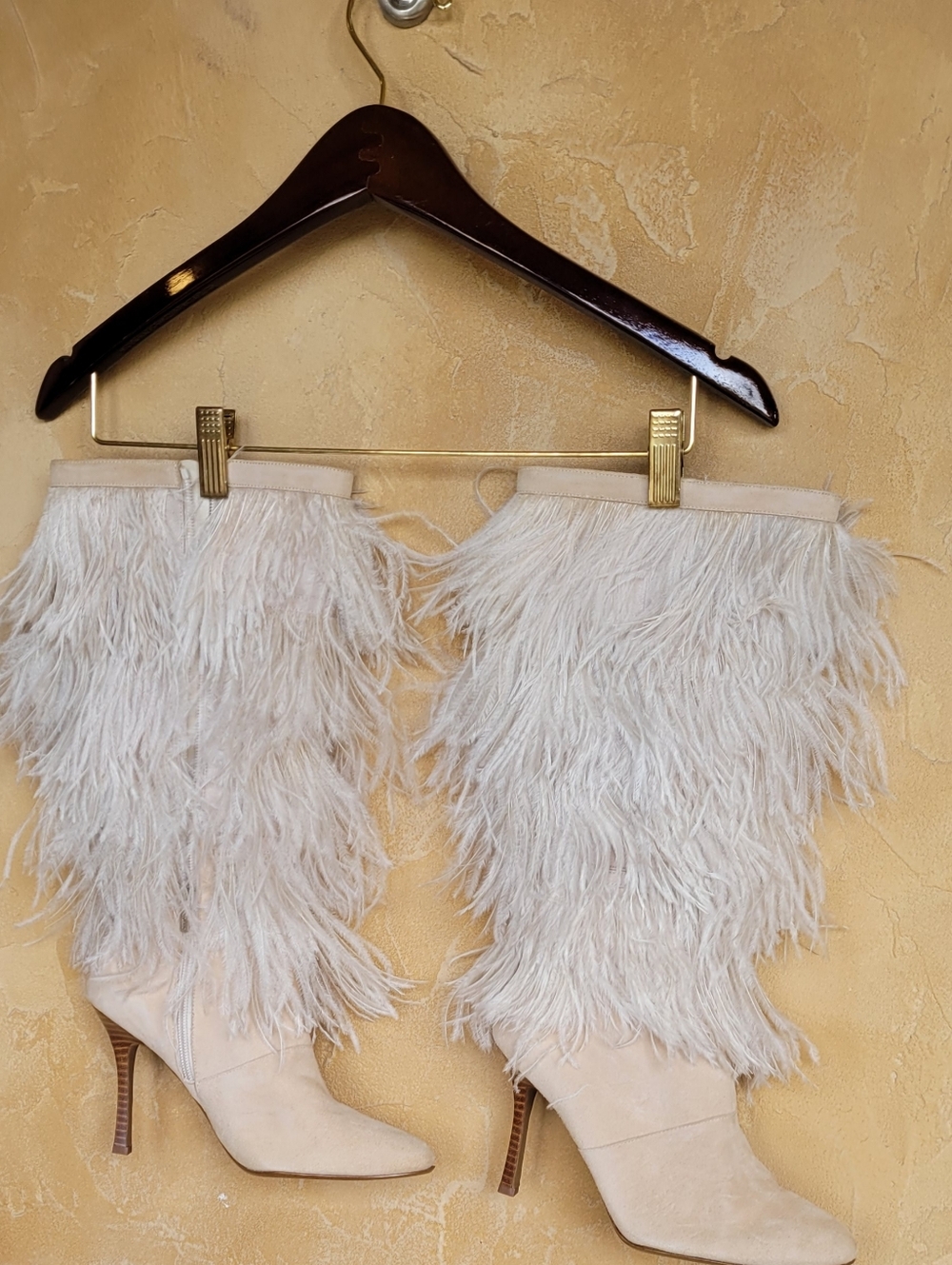 Elegant Winter White Knee High boots dramatic ostrich feather embellishments 6.5 - Picture 7 of 15
